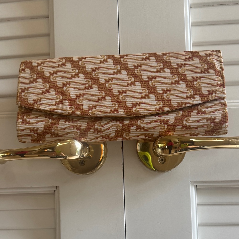 Brown and Cream Patterned Vintage Clutch